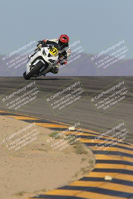 media/Oct-08-2023-CVMA (Sun) [[dbfe88ae3c]]/Race 3 Amateur Supersport Middleweight/